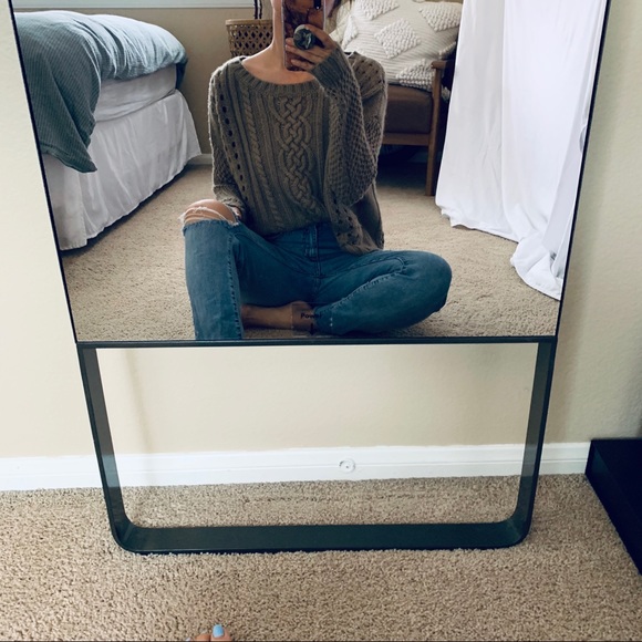 Trouve Loose Cropped Cable Knit Sweater - Picture 9 of 9